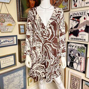 Diane Von Furstenburg Brown and White 100% Silk Jersey Split Collar Tunic Size 6